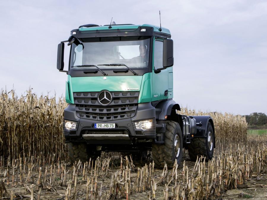  Mercedes-Benz Arocs 2042 2013 года  (фото 1 из 5)